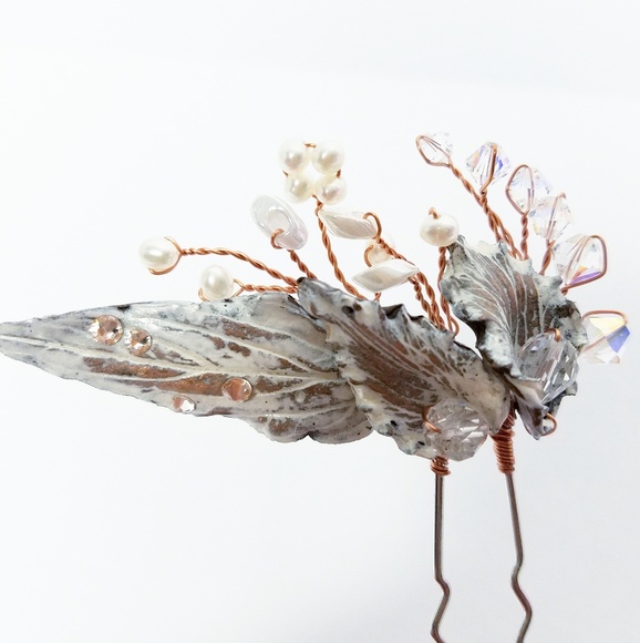 Beautiful flower headpiece hook pearls and cristal - Picture 2 of 4